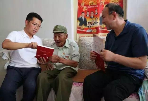 从小到大的青梅竹马和一见钟情的心动你更向往哪一个？游戏画面